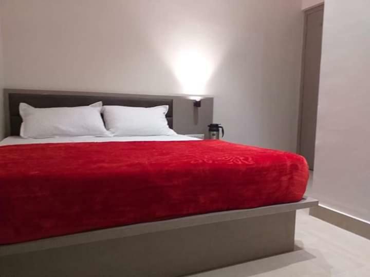 Hotel Diamond Castle Pali  Екстер'єр фото