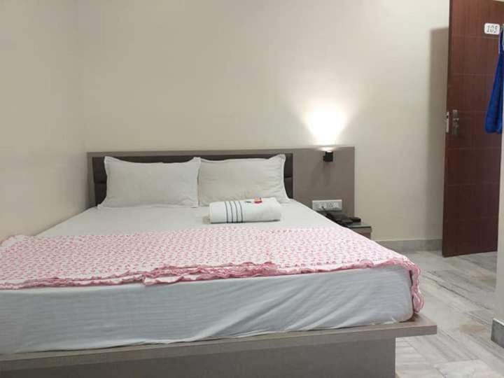 Hotel Diamond Castle Pali  Екстер'єр фото